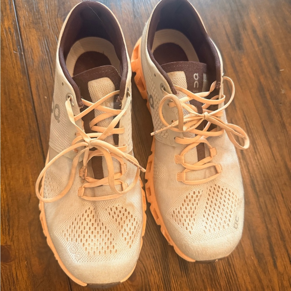 On Cloud Running Women's Beige and Peach Athletic Shoes